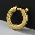 Makroaufnahme von goldenem runden Metallverschluss mit Rautenmuster und poliertem Finish - Gold (KLJ8724-Z)