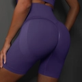 Détail du short de yoga taille haute violet foncé sans couture avec effet galbant - S / Bas / Violet foncé