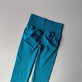 Pfauenblaue High Waist Leggings mit Scrunch-Butt Effekt für Yoga und Fitness - S / Unterteile / Blaugrün