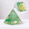 Gruene Kristall Harz Pyramide Energieturm Chakra spirituelle Heim Büro Deko Geschenk Ornament - Aventurin-Jade