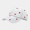 Cappellino da baseball in denim azzurro con cuori ricamati rossi e visiera curva unisex - Azzurro