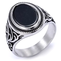 Anello vintage da uomo in argento con pietra nera ovale e motivi punk incisi - US 7 / Color Acciaio (17501)
