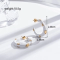 Boucles d'oreilles créoles C en émail blanc avec détails de cœurs dorés vintage - ER-710 Boucles d'Oreilles Cœur Doré Créoles Ouvertes Forme C Blanc