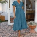 Pfauenblaues Maxikleid mit V-Ausschnitt, kurzen Ärmeln und Taillenplissees für Damen - XS / Blaugrün