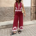 Completo rosso due pezzi da donna per vacanze con ricami floreali e pantaloni a gamba larga - S / Borgogna
