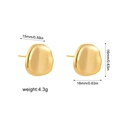 Detail showing dimensions and weight of golden pebble-shaped stud earrings - Concave Round (22775_1)