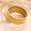 Elegante brazalete elástico ancho bañado en oro con eslabones pulidos flexibles - Estilo de Rejilla de 28mm / Dorado