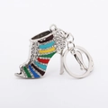 Dettaglio del portachiavi a tacco alto con motivi colorati e strass scintillanti - Base Argento Zircone Colorato