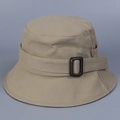 Detailansicht des khakifarbenen Anglerhuts aus Canvas mit Schnalle und feiner Textur - M (56-58cm) / Khaki