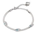 Detail einer silbernen Schlangenkette mit Evil-Eye-Anhängern und Herz-Anhänger - Silber