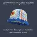 Chapeau bob en crochet coloré avec motif floral ajouré en bleu et violet - M (56-58cm) / Chapeau Granny Square à bord bleu