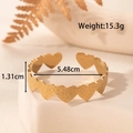 Bracciale rigido largo in acciaio al titanio dorato con design a catena a cuore - Stile Cuore