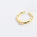 Minimalistische verstelbare goudkleurige ring met een sprankelende ronde zirkoonsteen - Ovalen hoofdsteen / Ovaal wit zirkoon