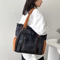 Grande borsa tote bicolore in nylon nero e marrone per studenti e pendolari quotidiani - Nero