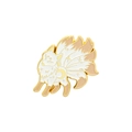 Dettaglio spilla in smalto volpe a nove code con placcatura in oro e motivo luna - Volpe a Nove Code Bianco Oro (XZ3570)