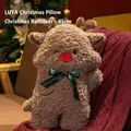 Cuscino natalizio in peluche a forma di renna marrone con fiocco dorato e viso ricamato - Renna Marrone / 45cm