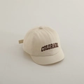 Detailansicht der beige Baby-Baseballkappe aus Canvas mit Colorado-Stickerei und kurzem Schirm - COLORADO-Cremeweiß