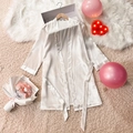 Elegante albornoz de satén marfil para mujer, estilo kimono ligero con cinturón a juego - S / Blanco