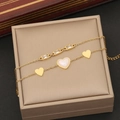 Vue détaillée du collier double couche doré avec cœur en perle et zircons brillants - Bracelet Coeur Double Couche (2#手链)