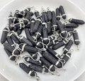 Natürlicher schwarzer Vulkanstein Sechseck-Prisma Anhänger mit silbernem Metallverschluss - Anhänger mit Halskette / Lavastein