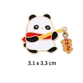 Spilla panda smaltata carina con sciarpa rossa e petardo decorativo, 3,1x3,3 cm - Panda con Petardo