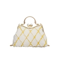 Borsa a conchiglia in tweed bianco e giallo con chiusura dorata, perle e catena - Bianco