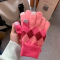 Rosa Strickhandschuhe mit Rautenmuster, Touchscreen-Funktion und warmem Rippstrick - Einheitsgröße / Rosarot