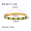 Vista detallada del brazalete de oro de 18k con circonita de corazón verde y medidas - Corazón Verde (NB-B6117-GN)