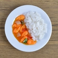 Miniatura di ciotola di riso con gamberi per casa delle bambole con salsa e peperoni - Ciotola di Riso con Gamberi Rossi