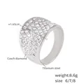 Anillo ancho de acero de titanio plateado con micro pavé de diamantes checos de 1,65 cm - US 6 / Color acero