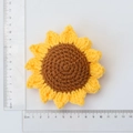 Handmade crochet sunflower keychain accessory in yellow and brown yarn, size 9-10 cm - 7-Ring Large Sunflower