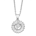 Détail du pendentif lettre P en argent avec pierres en zircon et chaîne de type O - Lettre P