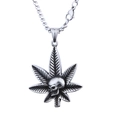 Collana con ciondolo teschio e foglia d'acero in acciaio lucido in stile punk argento - Ciondolo a Forma di Foglia di Cannabis con Teschio (B0904)