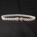 Eleganter dreireihiger Perlen-Taillengürtel mit goldener Strass-Blumenschnalle für Damen - 8131-Doppelblumen Schnalle