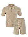 Macrodetail van beige gebreide stof op een poloshirt met rits en korte broek voor heren - S / Khaki