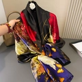 Sciarpa di seta con stampa floreale e farfalle dai colori vivaci su sfondo elegante - 180*90CM / Foglie Oro Nero