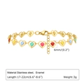 Dettaglio del bracciale a maglie a cuore in acciaio dorato con smalto colorato - Cuore in Smalto Multicolore