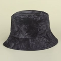 Unisex black tie-dye bucket hat with sun protection and unique cloud pattern - M (56-58cm) / Black