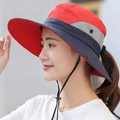 Chapeau de soleil avec design rouge et bleu, maille respirante et larges bords - M (56-58cm) / Rouge