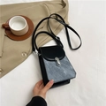 Mini-Umhängetasche aus schwarzem Leder und grauem Denim mit Griff und Schnalle - Schwarz & Blau
