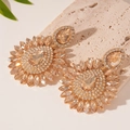 Dettaglio di orecchini a fiore a goccia di lusso in oro champagne con cristalli - Orecchini a Goccia con Strass Giallo (Perno in Argento)