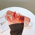 Oversized square sunglasses featuring gradient pink-brown lenses and champagne frames - Transparent Tea Frame Double Brown Lens