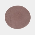 Detailansicht der Strickbaskenmütze mit Metallperlenverzierung in der Farbe Mauve - M (56-58cm) / Khaki