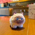 Siamese cat resin figurine with geometric facets, cream and dark brown finish - Wood Carving Style Standing - Siamese Cat