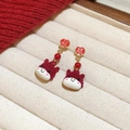 Detalle de los pendientes de vaca roja festiva con carácter Fu dorado y textura aterciopelada - 1# Aguja de Plata - Rojo - Caballo Flocado