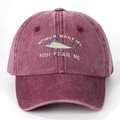 Vintage gewaschene weinrote Baseballkappe mit Fish Fear Me Stickerei und Marlin-Motiv - Einheitsgröße / Burgunderrot