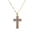 Goldene Kreuzkette mit violettem Edelstein und Zirkonia-Einlagen auf flacher Gliederkette - Lila