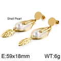 Orecchini a foglia dorati con perle bianche, misura 59x18mm e peso di 6 grammi - Oro (KE87642-KFC)