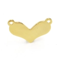 Vista macro de conectores de corazón dorados pulidos a espejo con dos agujeros para joyas DIY - 15.76*25.32mm / Dorado