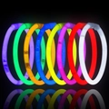Set mit neun farbenfrohen fluoreszierenden Armbändern in Neonfarben für Partys - Gemischte Farben